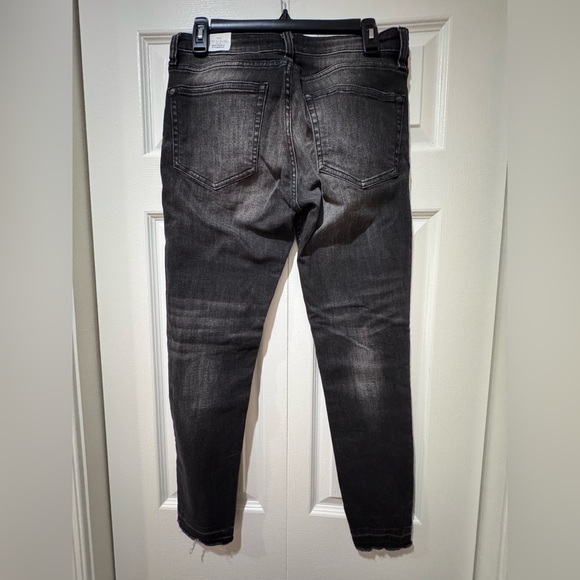 Mango brand distressed light black skinny cropped raw hem jeans. Size 8. NWT - Picture 5 of 16